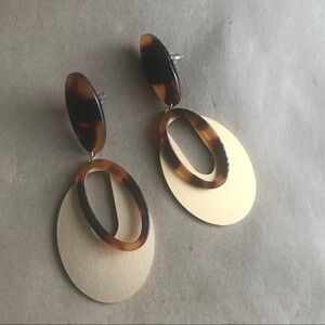 Matte Good Tortoise Acrylic Dangle Earrings